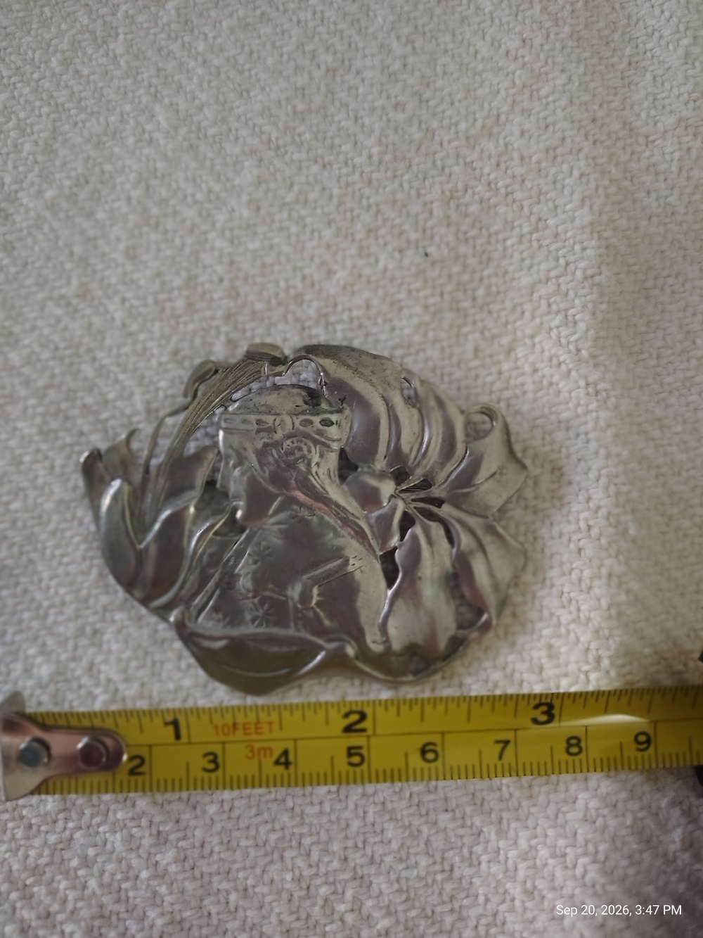Vintage. Silver Floral Leaf Brooch Pin - Women Accessories